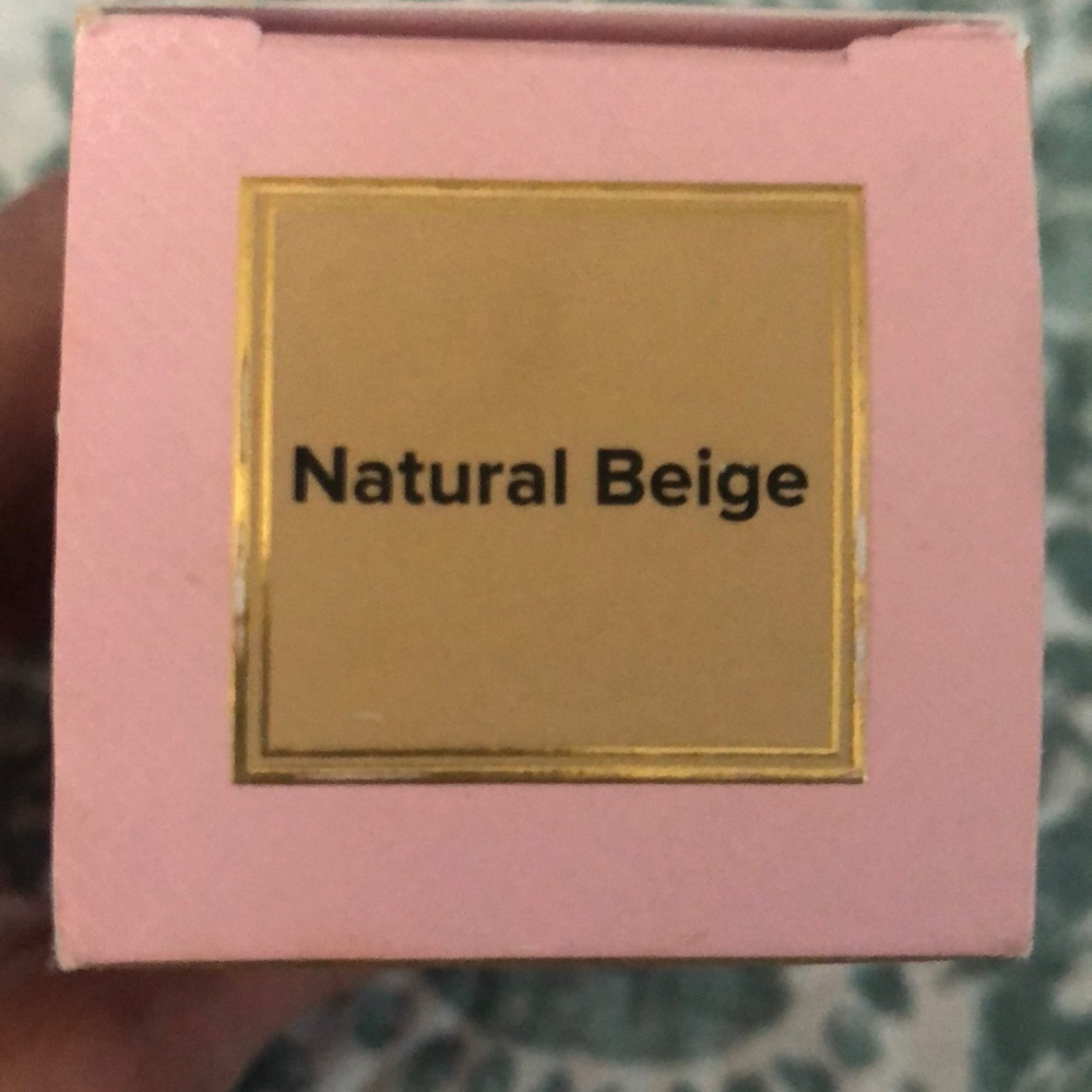 Too Faced Born this way Foundation